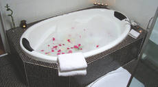 Day Spa, accommodation, Bellarine Peninsula, Portarlington, Queenscliff, Geelong, Victoria, spa resorts, Portarlington Cedar Lodge, bed and breakfast
